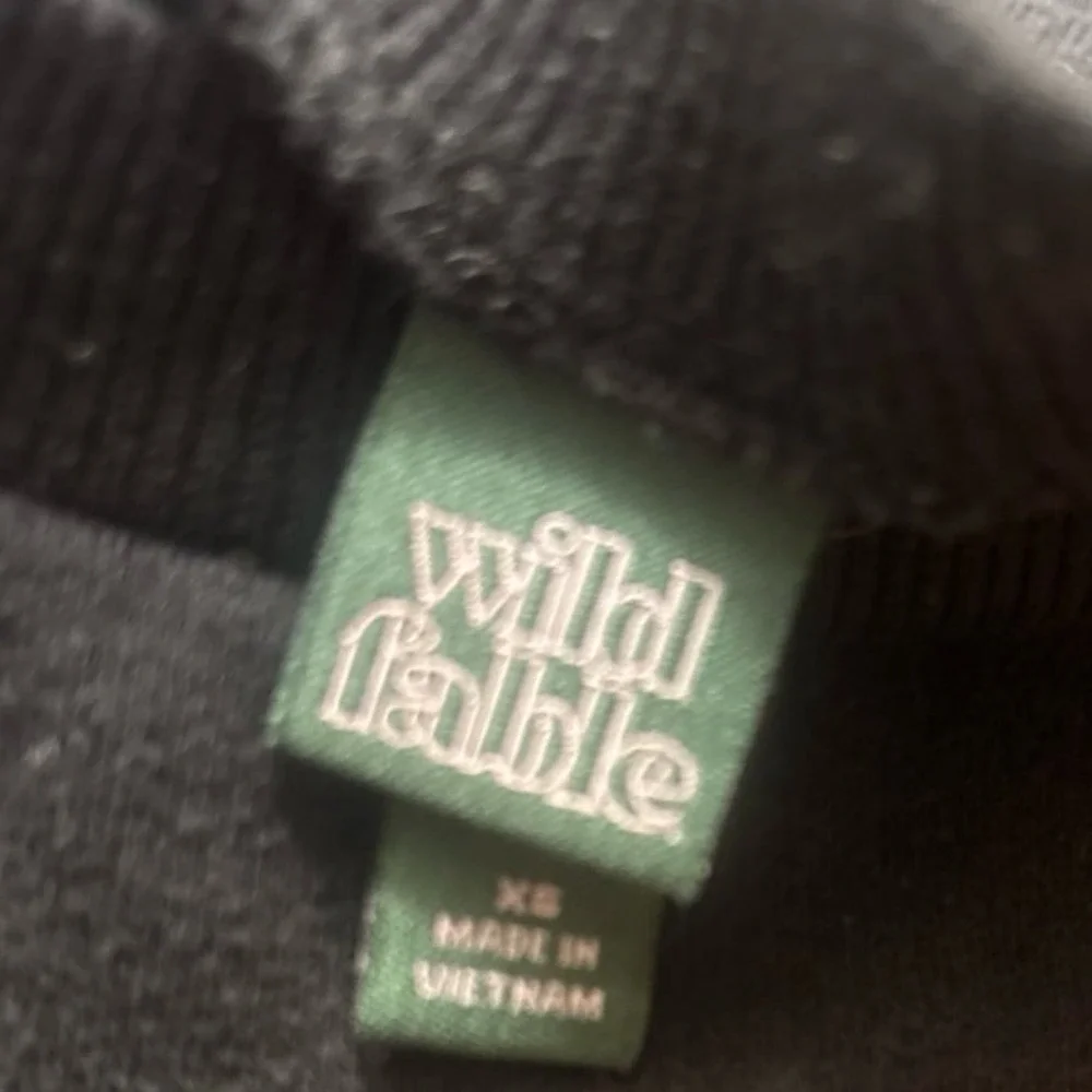 Wild‎ Fable Cropped Long Sleeve.   Size X-Small